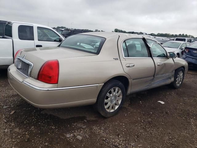 2006 Lincoln Town Car Signature Limited