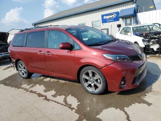 2018 Toyota Sienna SE