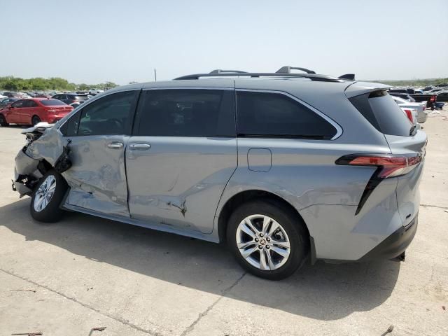 2022 Toyota Sienna XLE