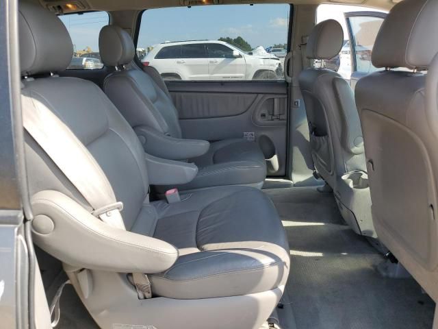 2005 Toyota Sienna XLE