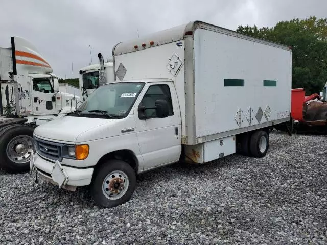 2006 Ford Econoline E450 Super Duty Cutaway Van