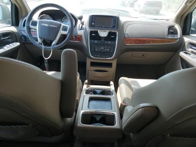 2016 Chrysler Town & Country Touring L