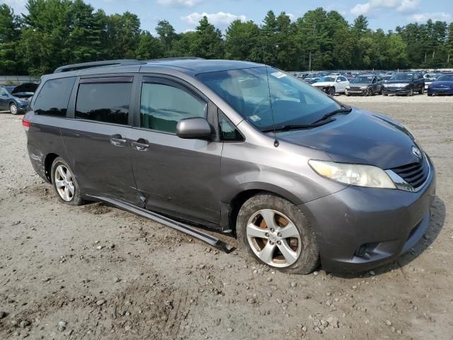 2014 Toyota Sienna LE