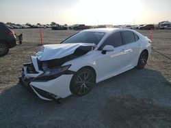 Carros híbridos a la venta en subasta: 2022 Toyota Camry Night Shade