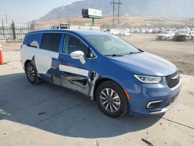 2022 Chrysler Pacifica Hybrid Touring L