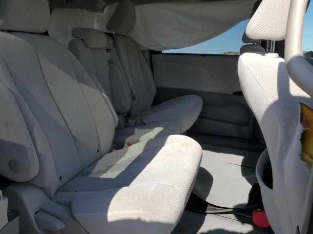 2014 Toyota Sienna LE