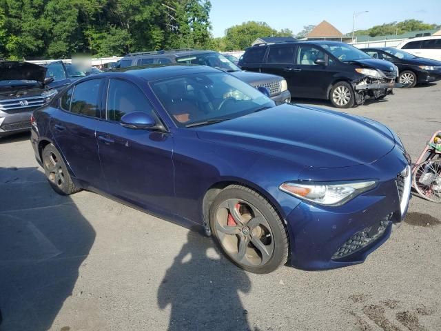 2017 Alfa Romeo Giulia Q4