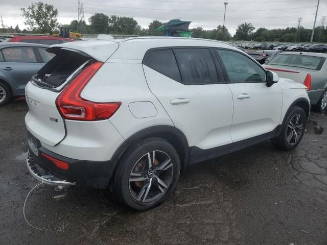 2023 Volvo XC40 Core