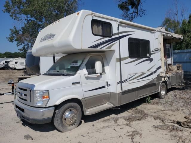 2013 Ford Econoline E450 Super Duty Cutaway Van