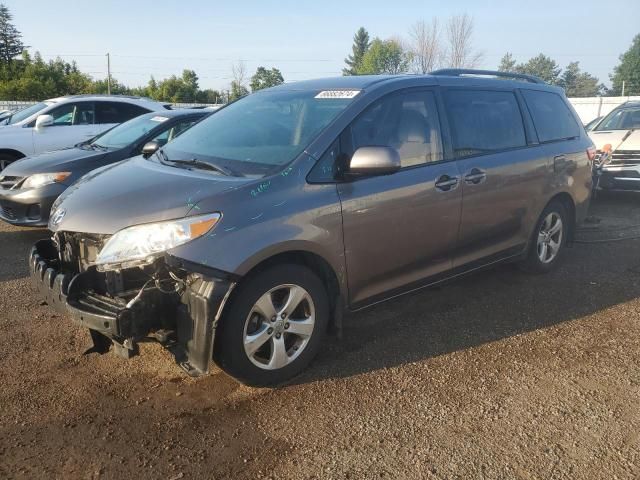 2015 Toyota Sienna LE