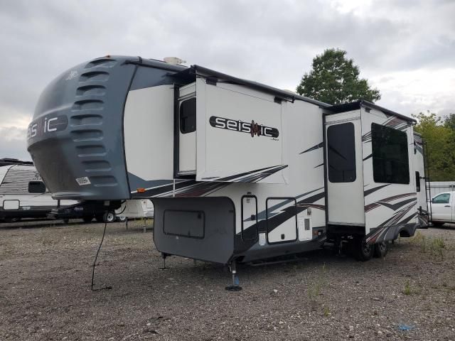 2013 Jayco Seismic