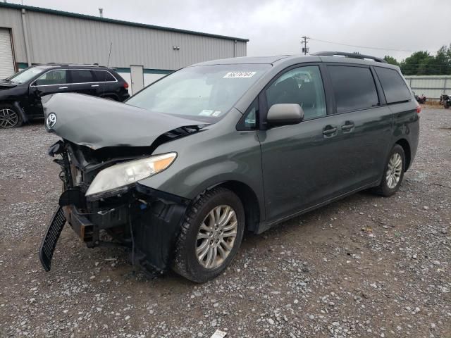 2013 Toyota Sienna XLE