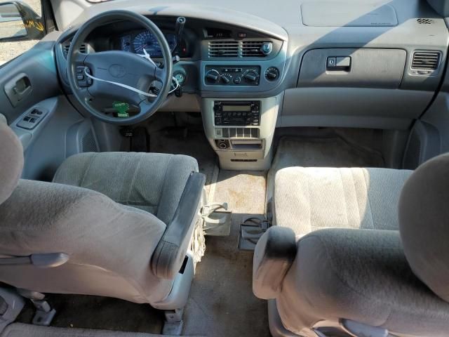 2002 Toyota Sienna CE