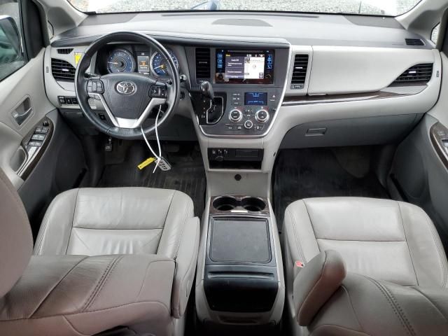 2017 Toyota Sienna XLE