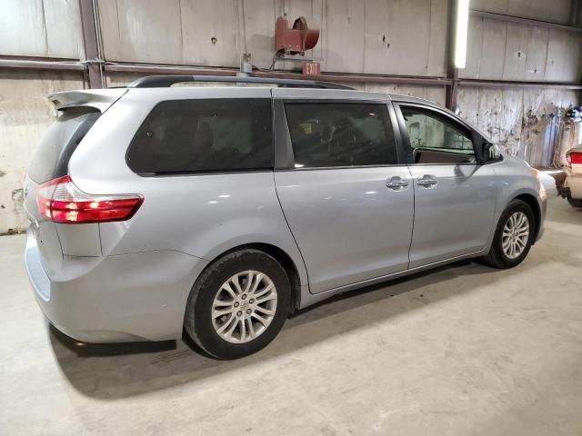 2016 Toyota Sienna XLE