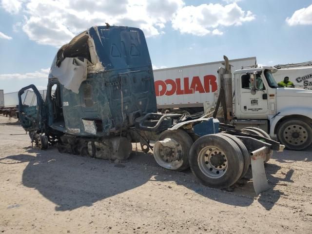 2019 Freightliner Cascadia 126