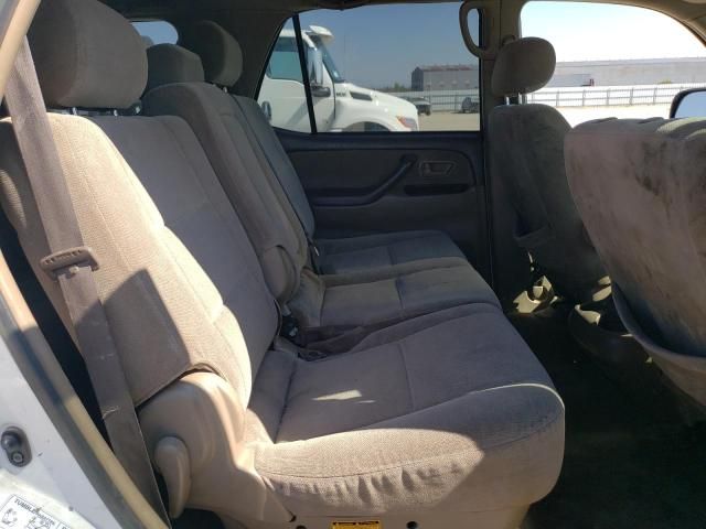 2004 Toyota Sequoia SR5