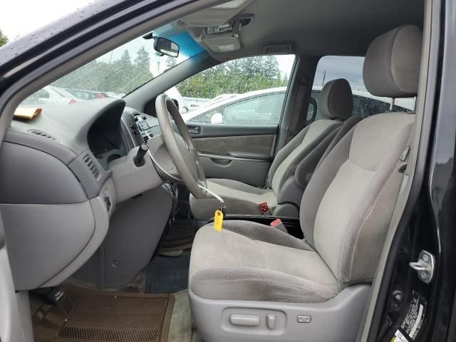 2009 Toyota Sienna CE