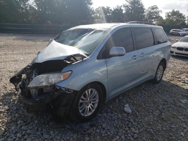 2016 Toyota Sienna XLE