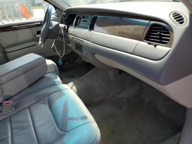 1999 Lincoln Town Car Executive