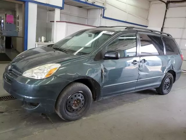 2004 Toyota Sienna XLE