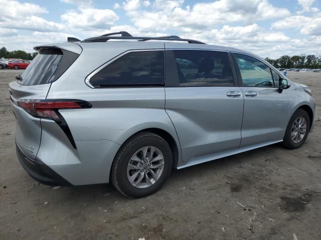 2022 Toyota Sienna XLE