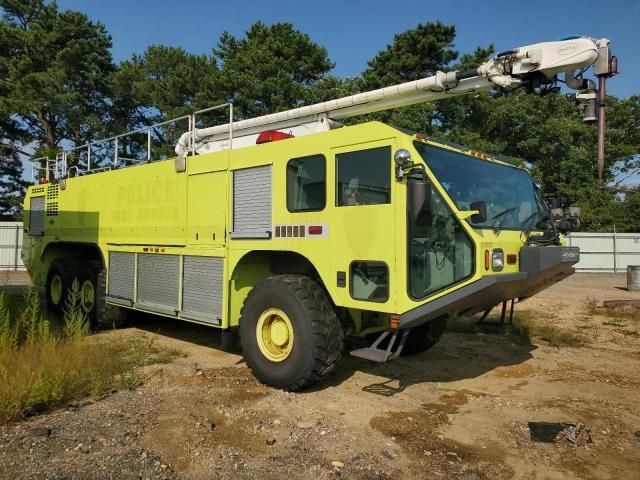 2004 Oshkosh Motor Truck Co. Low Tilt T