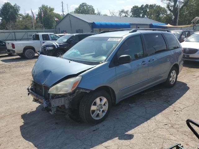 2005 Toyota Sienna CE