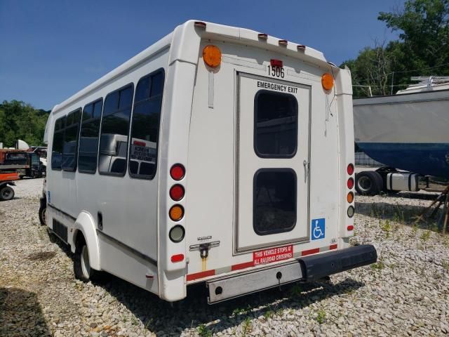 2016 Ford Econoline E450 Super Duty Cutaway Van