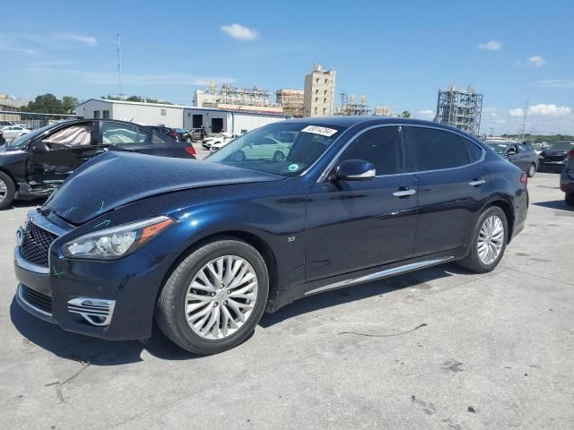 2016 Infiniti Q70 3.7