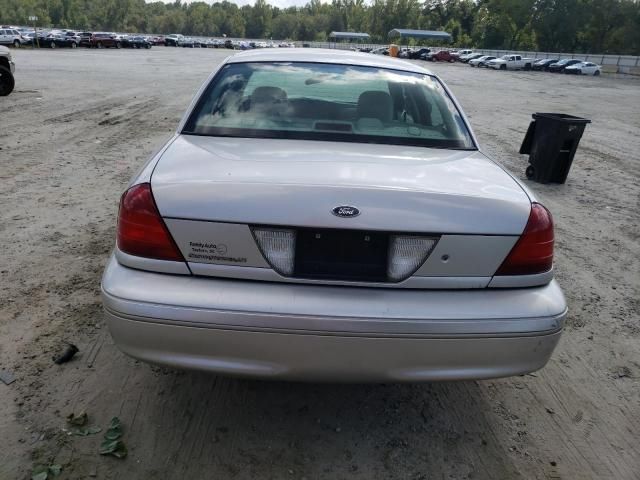 2004 Ford Crown Victoria LX