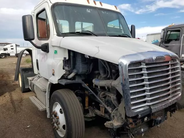 2012 Freightliner Cascadia 113