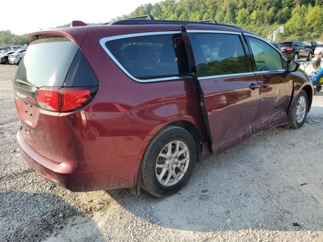 2020 Chrysler Voyager LX