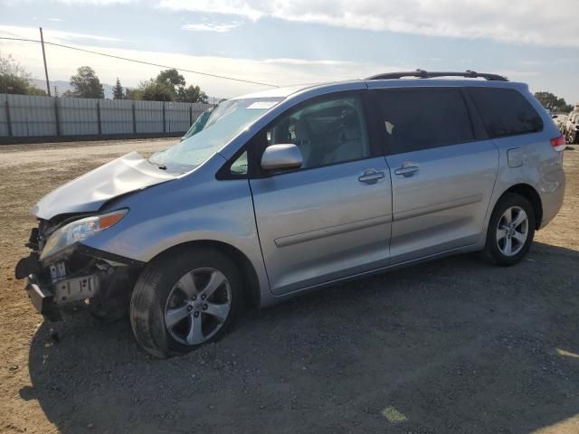 2014 Toyota Sienna LE