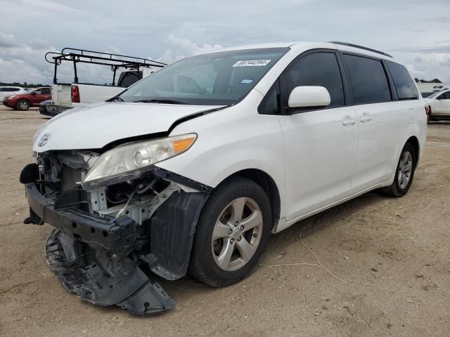 2017 Toyota Sienna LE