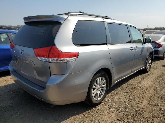 2014 Toyota Sienna XLE