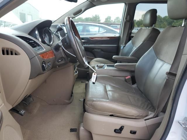 2015 Chrysler Town & Country Limited Platinum