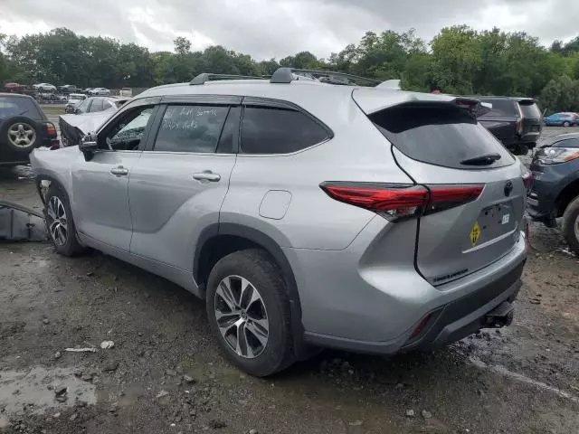 2023 Toyota Highlander Hybrid XLE