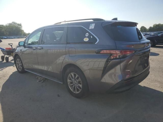 2021 Toyota Sienna XLE