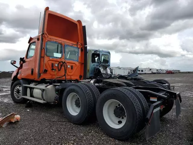 2019 Freightliner Cascadia 116