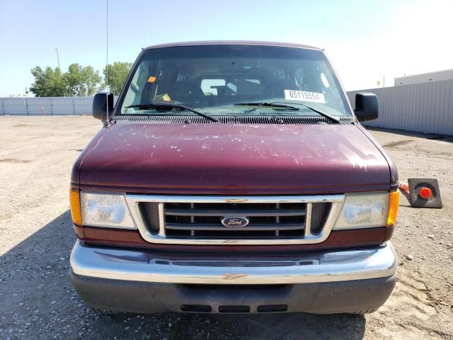 2004 Ford Econoline E350 Super Duty Wagon