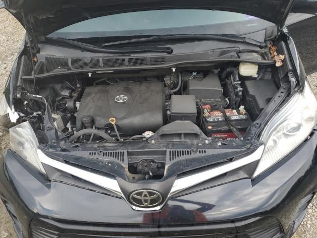 2018 Toyota Sienna LE