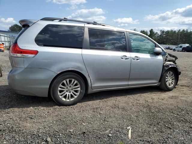 2011 Toyota Sienna XLE