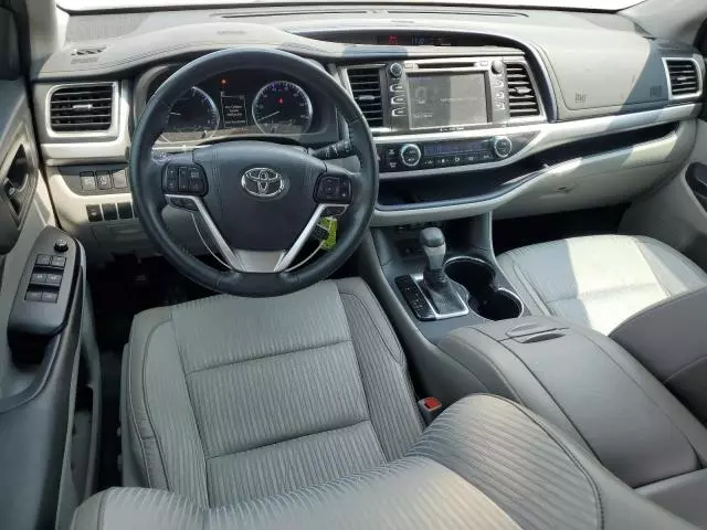 2018 Toyota Highlander LE