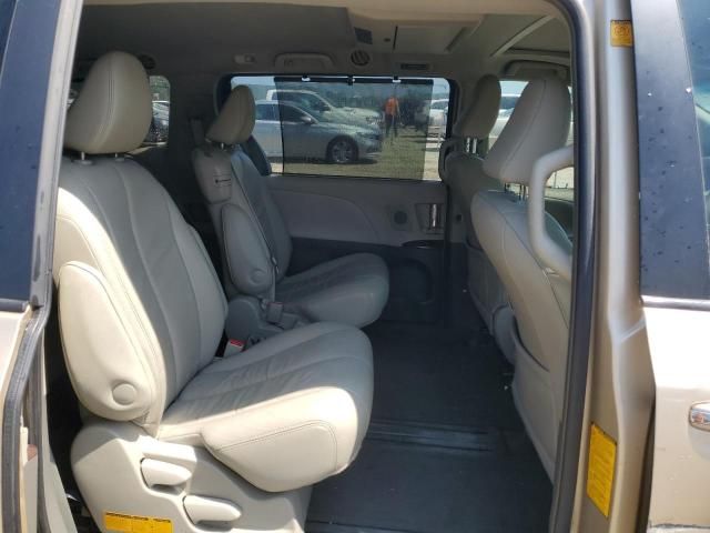 2012 Toyota Sienna XLE