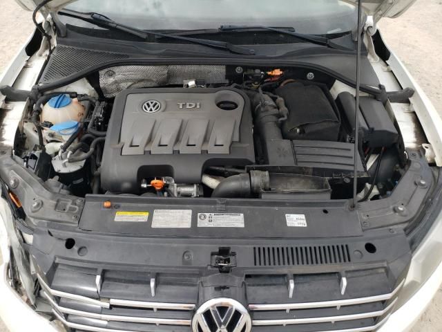 2013 Volkswagen Passat SE