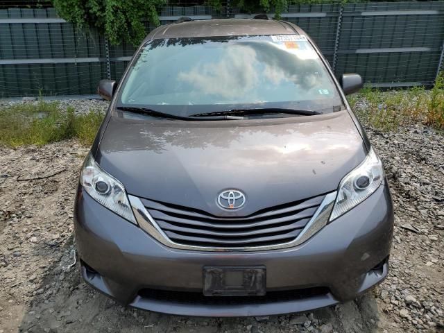 2016 Toyota Sienna LE