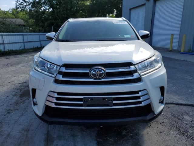 2017 Toyota Highlander SE