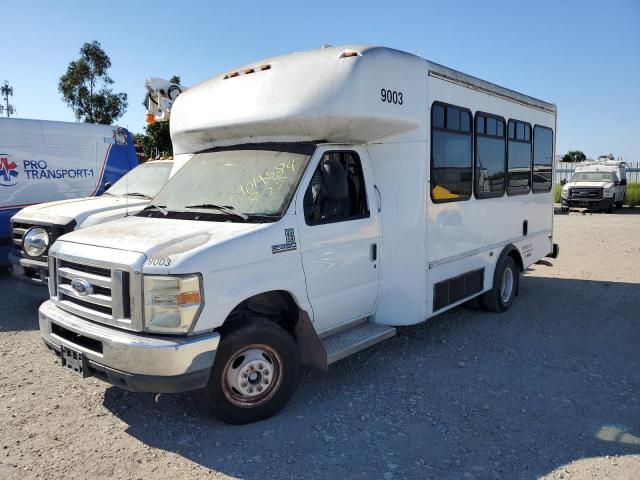 2008 Ford Econoline E450 Super Duty Cutaway Van