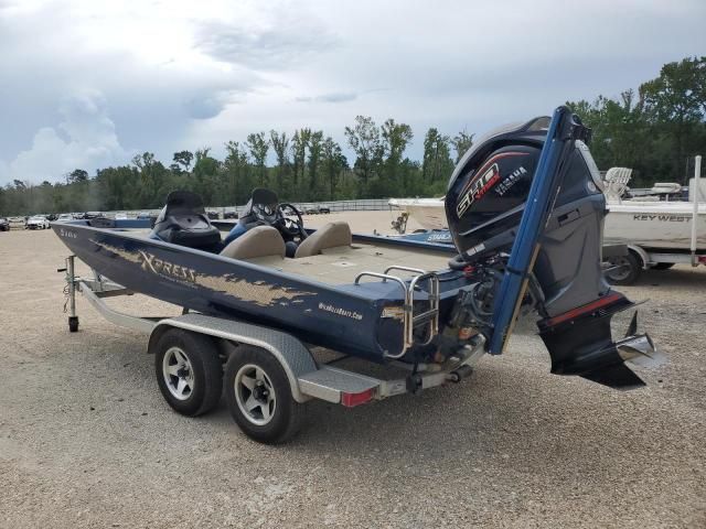 2013 Xpress Boat